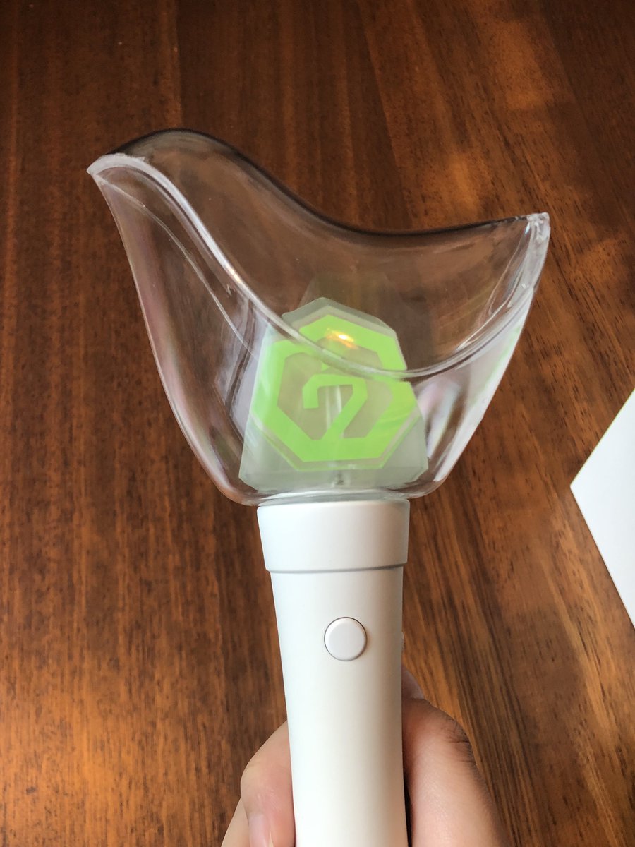 BAMDI0R's tweet photo. #pasarGOT7 🇲🇾 ONLY

WTS GOT7 LIGHTSTICK AHGABONG

💌 RM145 inc postage to wm and em

💌 condition of lightstick 9.5/10
💌 no rush postage
💌can give more pics and vid if only you are really going to buy ^^
💌price can nego
dm for any inquiries >< https://t.co/zpuUUoHbHw