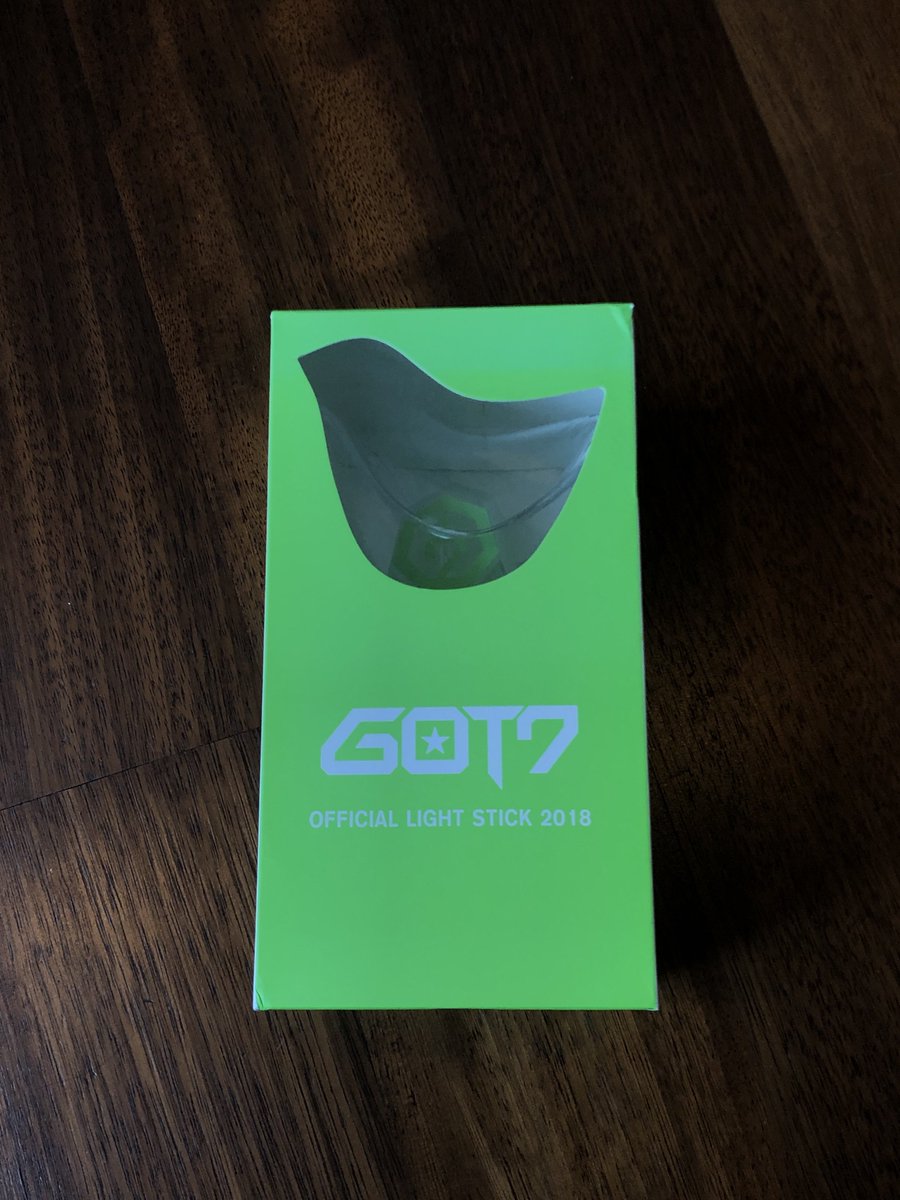 BAMDI0R's tweet photo. #pasarGOT7 🇲🇾 ONLY

WTS GOT7 LIGHTSTICK AHGABONG

💌 RM145 inc postage to wm and em

💌 condition of lightstick 9.5/10
💌 no rush postage
💌can give more pics and vid if only you are really going to buy ^^
💌price can nego
dm for any inquiries >< https://t.co/zpuUUoHbHw