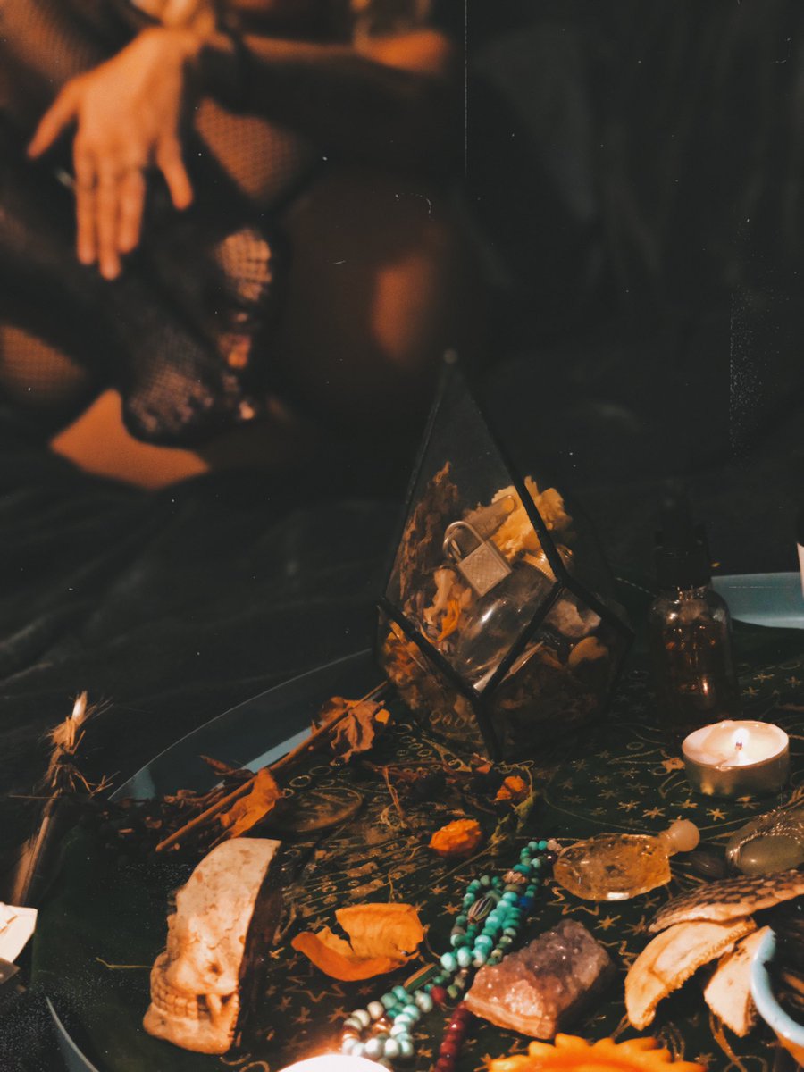 chvrchservice's tweet photo. Hit me up for all your late night hexing needs.  Send me a 🧿 to get an exclusive never before seen pic from tonight’s 𝚜𝚑𝚘𝚠                        ☦︎☨•𝙸 𝙿𝚄𝚃 𝙰 𝚂𝙿𝙴𝙻𝙻 𝙾𝙽 𝚈𝙾𝚄•☨☦︎ https://t.co/uafpbGZKc6