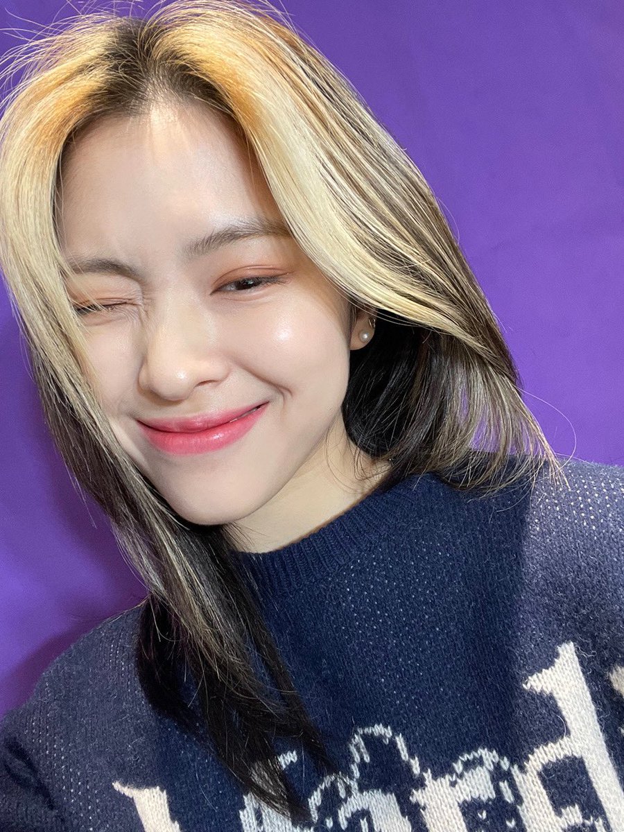 ITZY tweet media