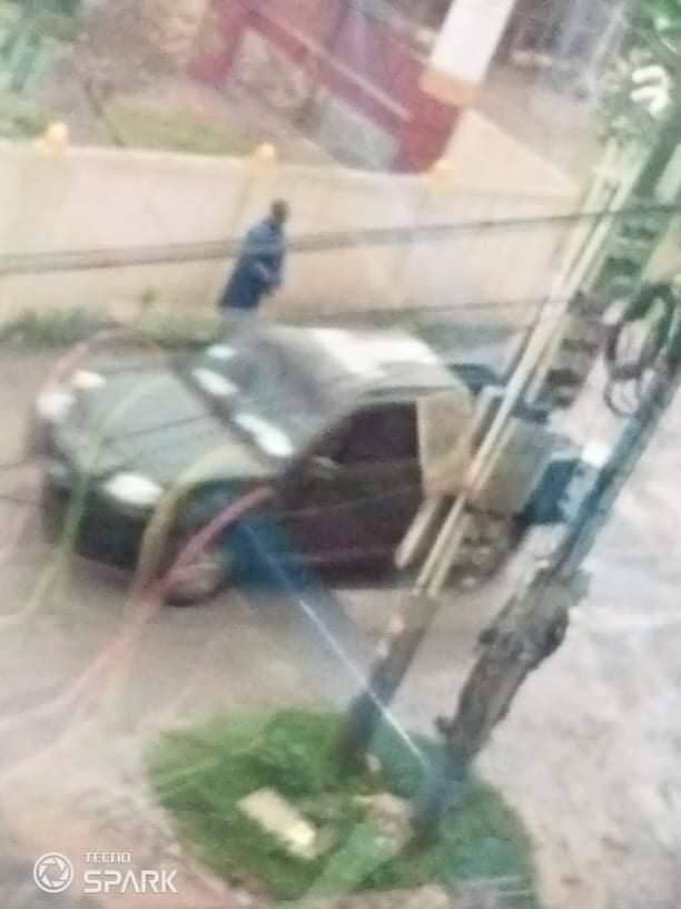 RvlBurma2's tweet photo. Following the bombing at the entrance of #Mya_Yi_Nanda Stadium in Mandalay's #ChanMyaTharSi on Oct 23, junta have been blocking all entrances &amp; exits of Mya Yi Nana housing complex since 9 am today &amp; are still searching almost every room in every house.

#WhatsHappeningInMyanmar https://t.co/WSytDC5zkH