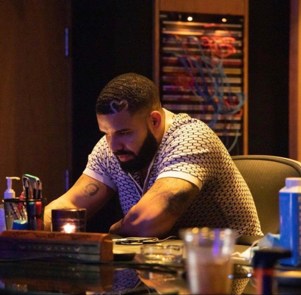 Happy Birthday Goat .
Aubrey Drake Graham. be bless.
Quel est votre  son préféré de Drake? 