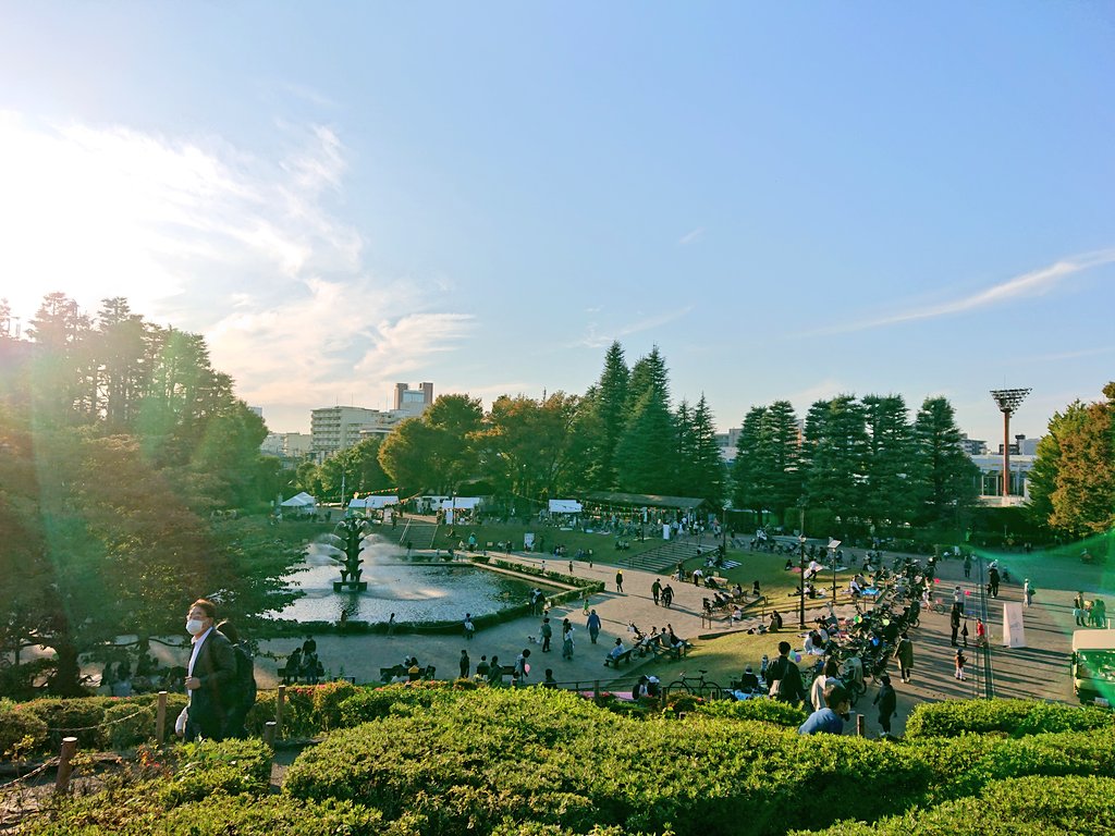 shiroppi_2999m's tweet photo. ということで、#十の市 会場の #世田谷公園 へ。
入り口には、妻の学生時代の同僚がデザイン担当した「十の市」タペストリーが掲げられ、小規模ながらアットホームで雰囲気の良いフリマでした👍
にしても #Sun2Diner のハンバーガーがめっちゃうまかった😋
#ハンバーガー #ハンドメイド https://t.co/23LG5cLMtR