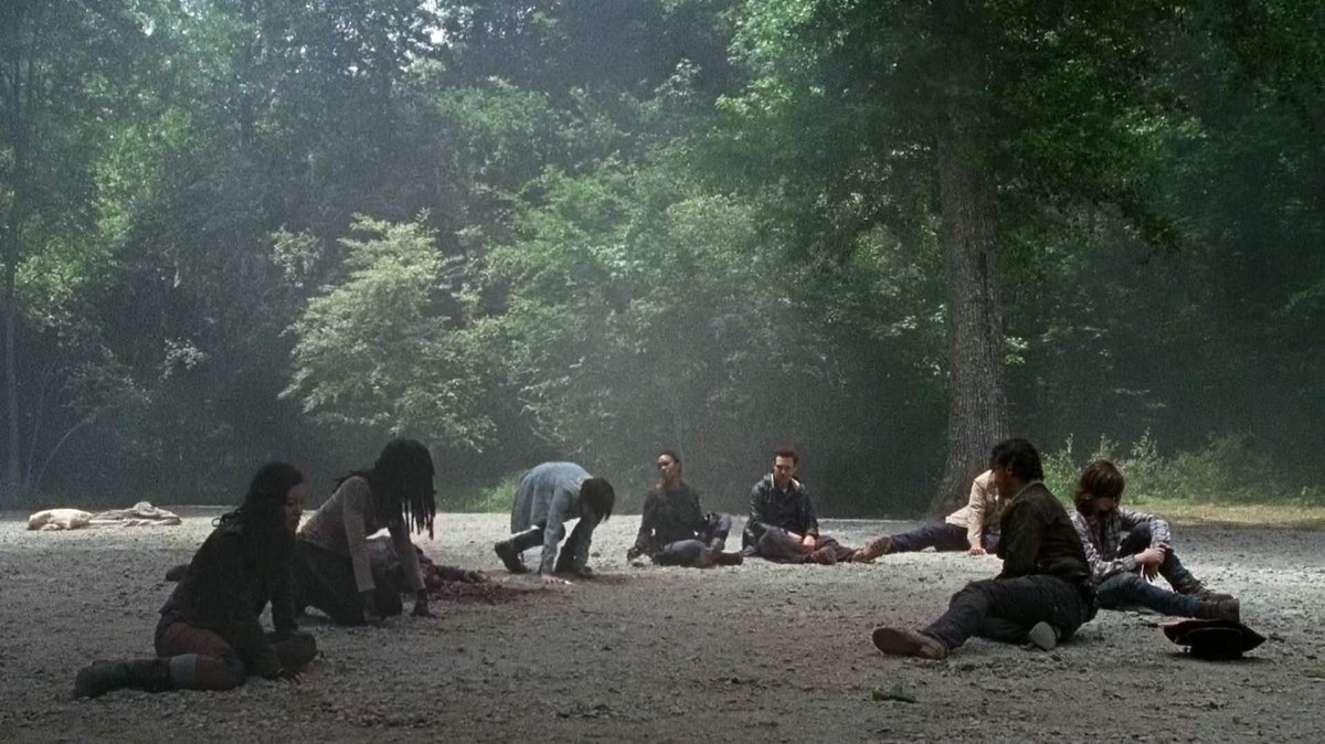 dead_univers's tweet photo. "You can breathe. You can blink. You can cry. Hell, you're all gonna be doing that..." 

5 ans jour pour jour que ces mots sont sortis de la bouche de Negan, on connaît la suite...
On honore aujourd'hui l'un des épisodes les plus marquants de #TWD https://t.co/mtUDM3LUA9