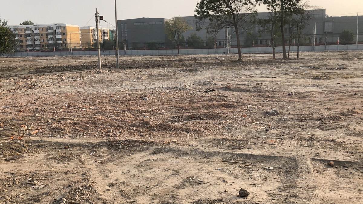 我公司位于北京市大兴区西红门镇，被政府2018年违法强拆至今三年多了，一直投诉控告无人理睬，正在诉讼中又被北京西红门政府再次实施违法拆除九千多平米建筑给夷为平地，公民财产得不到保护，请大家多多关注。