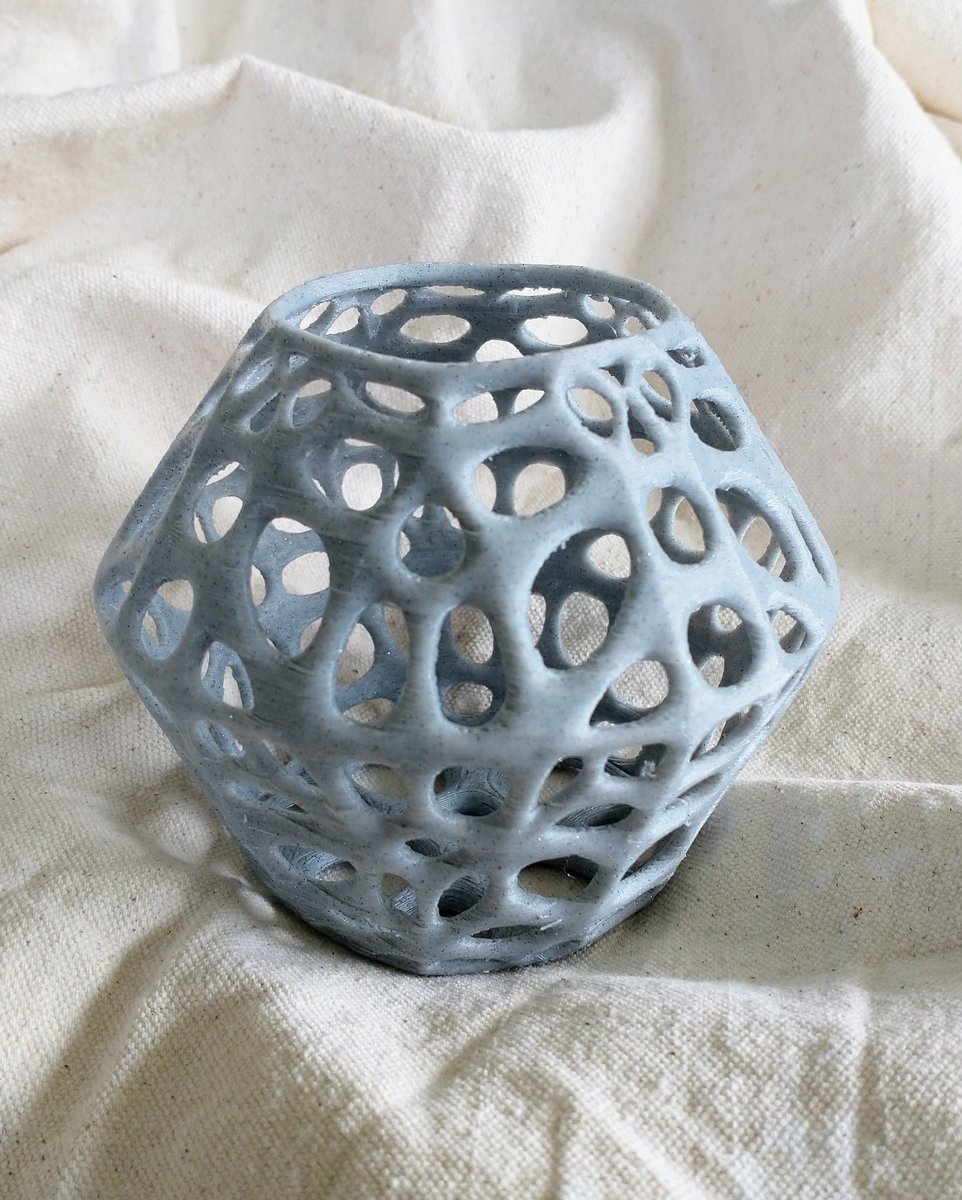 JessTMakes's tweet photo. I had a chance to print my first model from blender! Can't wait to use it on my desk at work to keep my markers in one place #Bilby3D #Printober #3DPrinting https://t.co/vPWQM6cx65