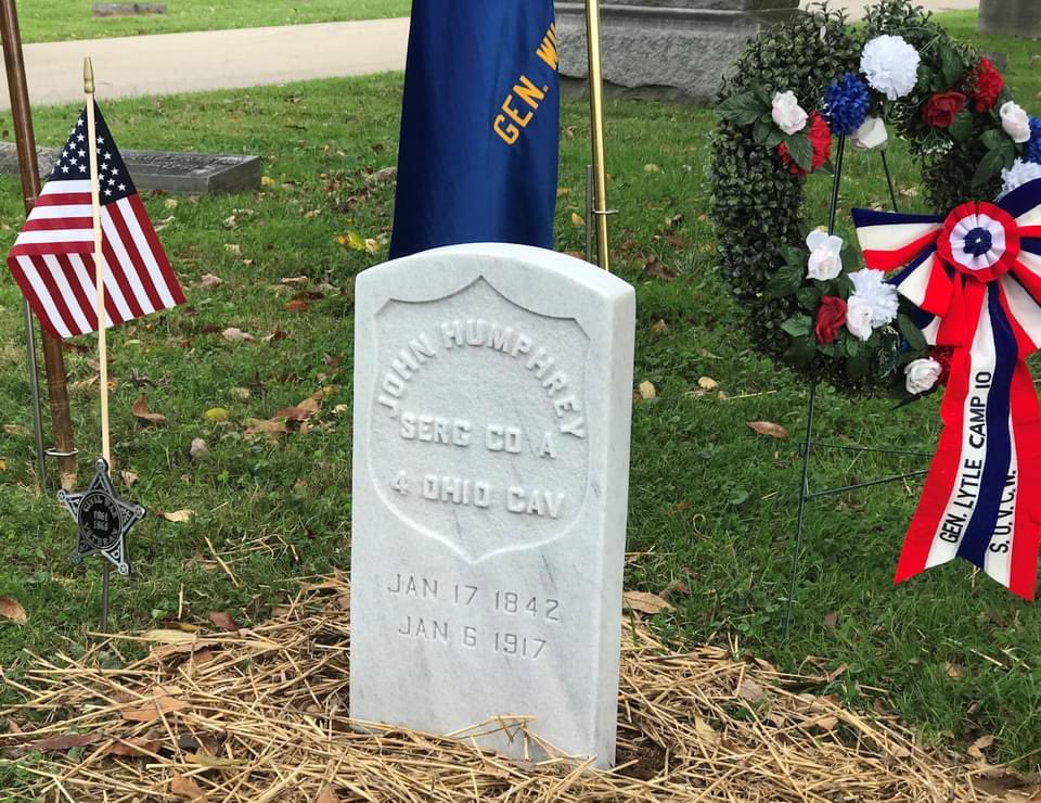SUVCW's tweet photo. Huzzah! Thanks to #SUVCW Camp Gen. Wm H Lytle in #Cincinnati, #USArmy Civil War Veteran John Humphrey has a headstone 104 years after his death. A dedication ceremony was attended by other Camps, the #SVR, #ASUVCW, 4th #Ohio Cavalry Descendants Assoc., and #NSDU. ๐บ๐ธ๐บ๐ธ @ohiolha https://t.co/MNX9OJcpsF