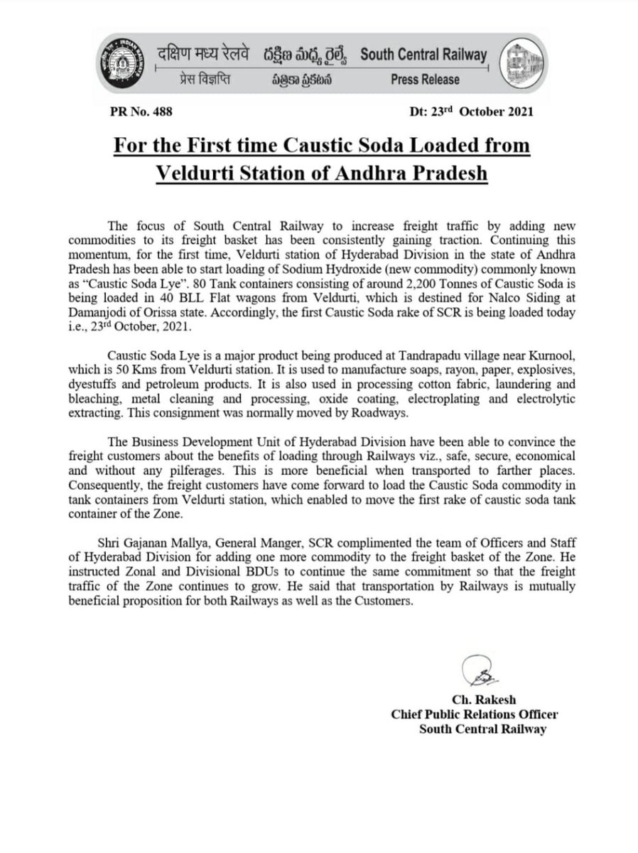 drmhyb's tweet photo. #HungryForCargo
#FreightFriendlyRailways
SCR adding new commodities to its #freight basket.
1st time Transportation of Sodium Hydroxide (CausticSodaLye) loaded in 80 Tank Containers consists 2200 Tonnes in 40 BLL Flat Wagons from Veldurti/Hyderabad Divn, #AndhraPradesh to #Odisha https://t.co/Egy5CmZSYi