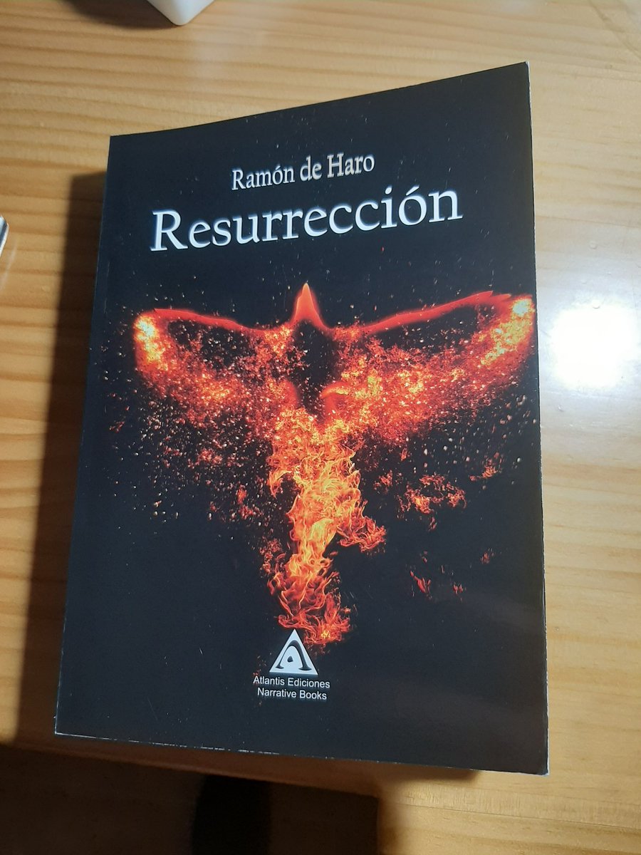 NavaReverte's tweet photo. Ayer se presentó el libro "Resurrección "de mi amigo Ramón de Haro. Pasamos un rato estupendo https://t.co/x9EfRKSb2v