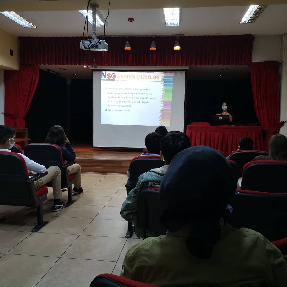 Çekmeköy Akademik Başarıyı Arttırma Projesi (ÇABA) kapsamında okul Psikolojik Danışmanı Gökçe ÖZKAN ÇALIŞKAN tarafından 8. Sınıf öğrencilerimize Üst Öğrenim Kurumlarının Tanıtılması semineri verilmiştir. <a href="/cekmekoymem/">Çekmeköy İlçe Millî Eğitim Müdürlüğü</a> @buaybuta @yaseminoguzc