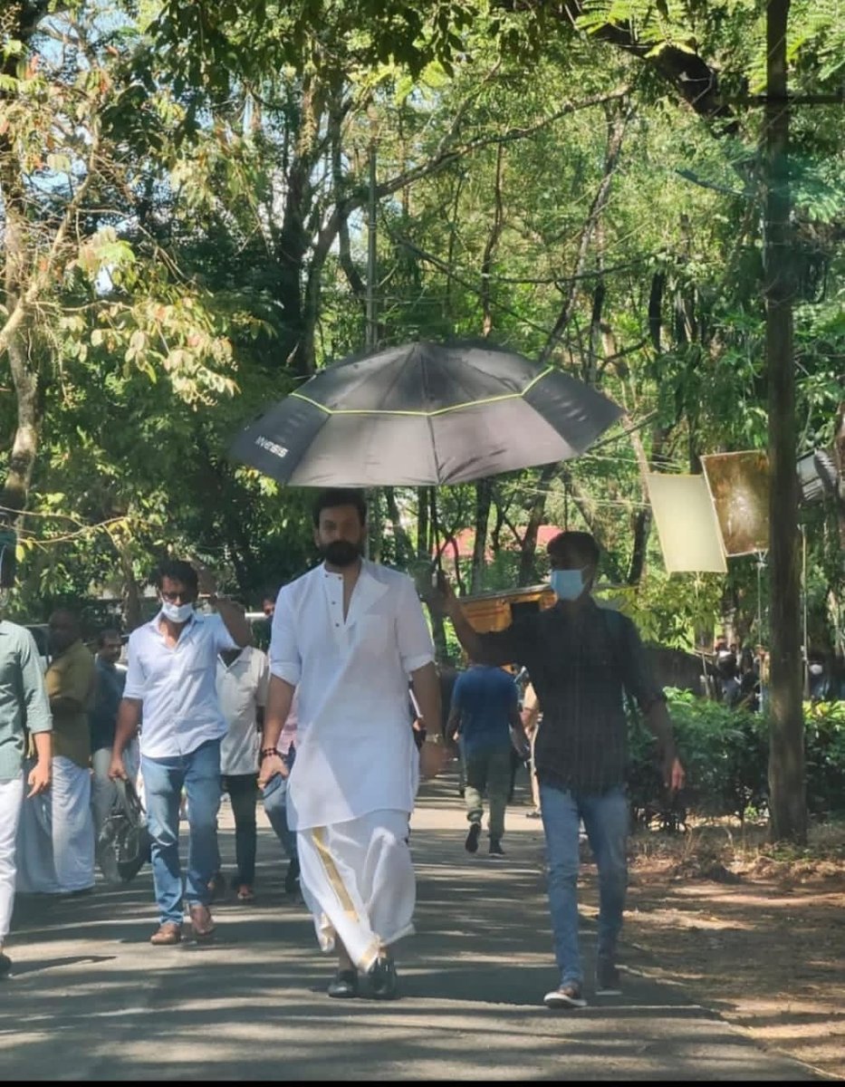 Anseefmuhammad_'s tweet photo. Prithviraj Sukumaran is Kaduvakunnel Kuruvachan! ⚡ #Kaduva
A film by Shaji Kailas 🎬
Jakes Bejoy Musical! 🎧 Wait for his best swag!! 👊🔥
#SecondSchedule
#shootinprogress🎥
@PrithviOfficial https://t.co/uDcBldXb5E