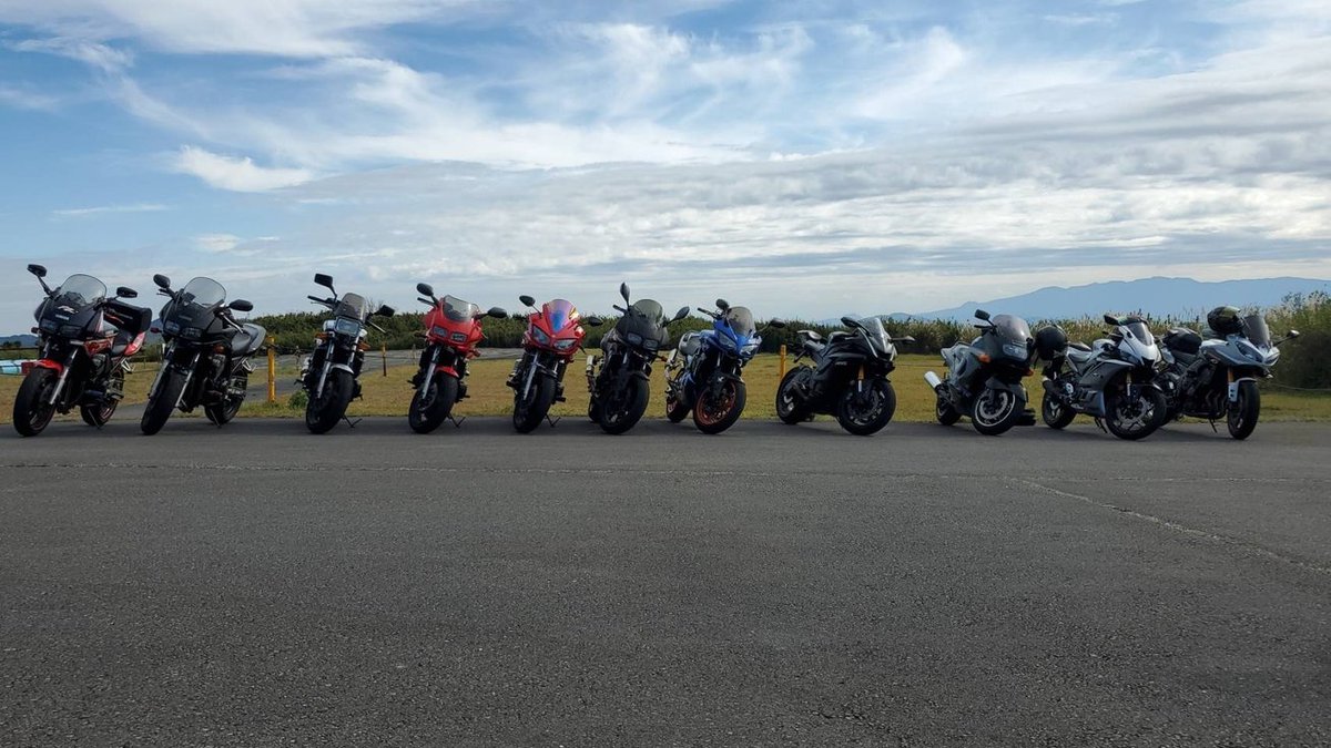 YBSrGHn6Io0KArH's tweet photo. FZミーティング!!
#YAMAHAが美しい #4YR #5DM #バイクで繋がりたい #バイクでつながる医療従事者 #訪問看護 #横浜 https://t.co/Y14pxVdE3a
