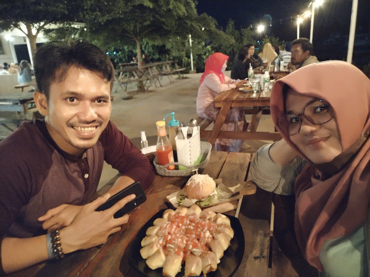 icicss's tweet photo. Quality time with hubby... https://t.co/S2NcYvjh0g
