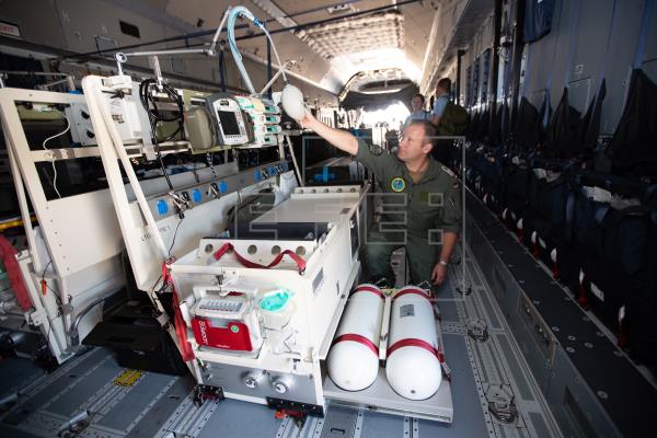 scan_sky's tweet photo. German Air Force - Airbus A400M Atlas - 54+34 - #GAFMED2

Departed From Wunstorf Air Base 🇩🇪 &amp; Currently Routing South.

Callsign Would Indicate That This Is A Medevac Tasking.

Photo From EFE-EPA/HAYOUNG JEON. https://t.co/VtQVIYFvoQ