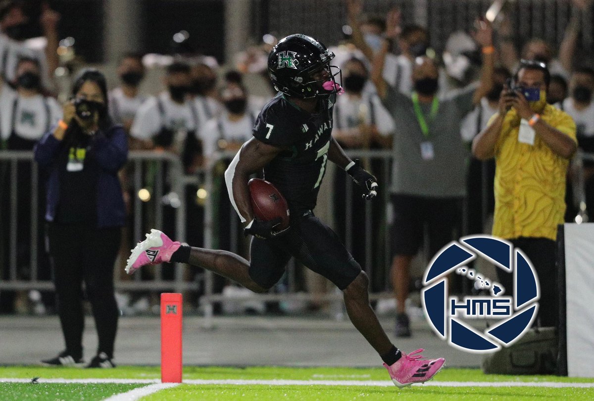 HImediasource's tweet photo. Hawai’i wins 48-34 over New Mexico State in front of fans at home at the new Clarence T.C. Ching Field. It’s the team’s first time playing in front of fans since 2019.
Photos by Courtney Metzger/ Hawai’i Media Source
#HMS #HMSPhoto #HawaiiFB #HawaiiAthletics https://t.co/TPQXpP5l4d