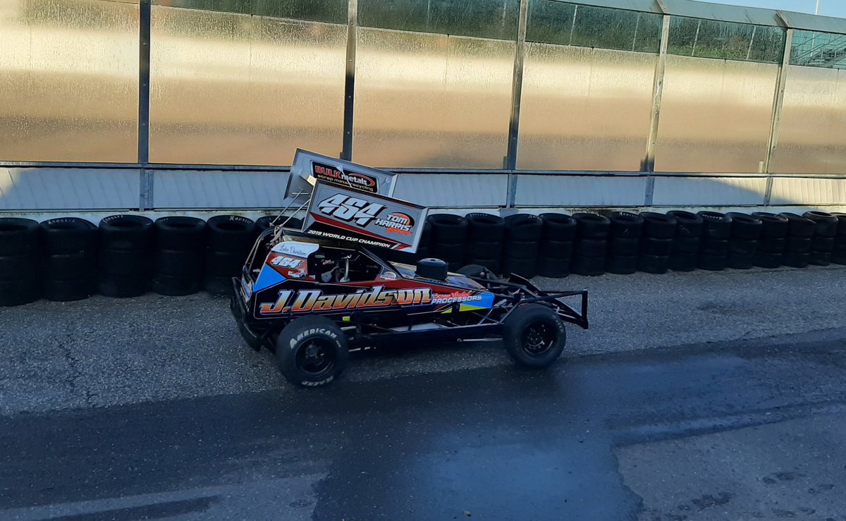 RoukevdM's tweet image. UK464 Luke Davidson. Looking fast in practice