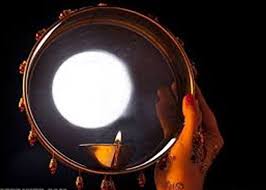 MehakShardha's tweet photo. Pray,the sindoor adorns
The forehead of every woman.
Let God Bless you for a long and happy married life🥰♥️
#karwachauth2021 https://t.co/hGRS6rbaDZ