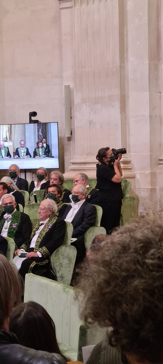 PresseKraemer's tweet photo. #WilliamKentridge élu membre associé étranger @AcadBeauxarts Présent à installation @BlancaLiOficial reçue par #FredericMitterrand #JeanMichelIthoniel #Annepoirier @cbarthalois  @HermineVideau  @P_Teyssier   @Sdegastines @adriengoetz #Wilmottte @LHarambourg @JulietteAgnel https://t.co/Ruo3i59maT