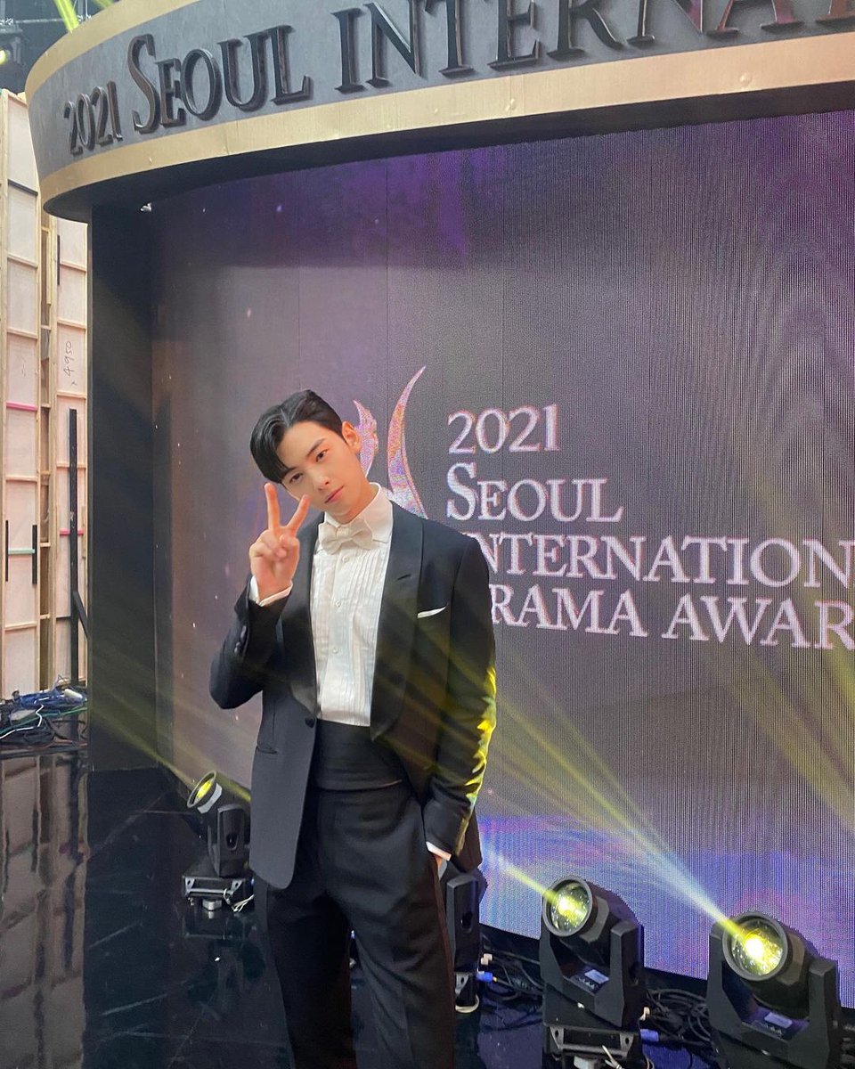 flerifyofficial's tweet photo. Cha Eun-woo in 2021 Seoul international drama awards.

#EUNWOO #chaeunwoo #kdrama #kpop #latest #SeoulDramaAwards #SeoulInternationalDramaAwards2021 #Seoul_International_Drama_Awards #Seoul #ASTRO https://t.co/pflVNTiKOL