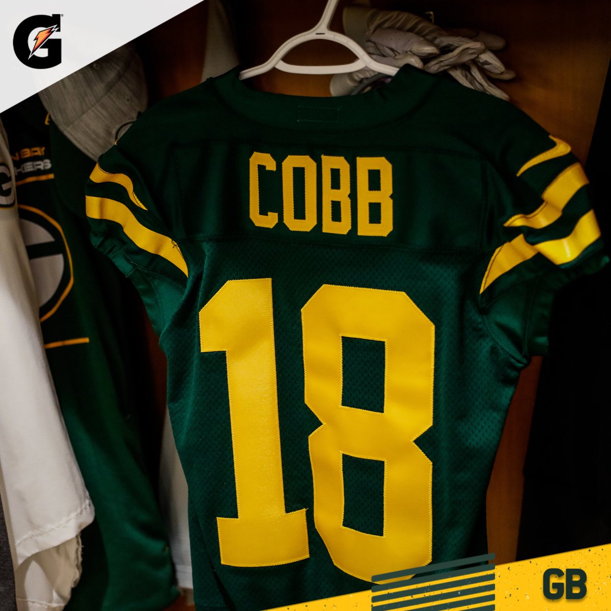 packers's tweet photo. A Classic look at Lambeau 🟩🟨

#WASvsGB | #GoPackGo https://t.co/m6aX0MjLd6
