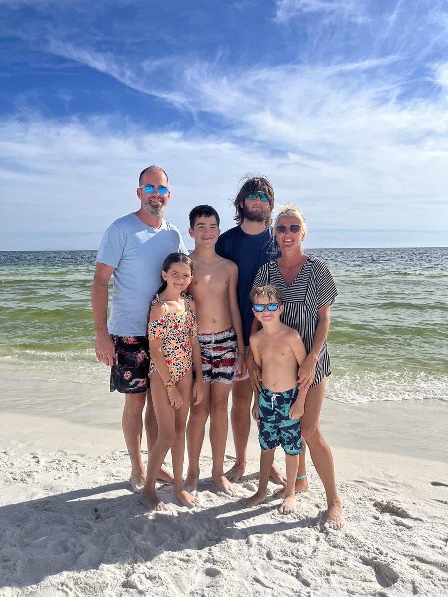 rentschlerjess's tweet photo. #fallbreak2021 #blessed @JeremyRent1977 @jacksonrentsch1 https://t.co/hDjJXDNOwL