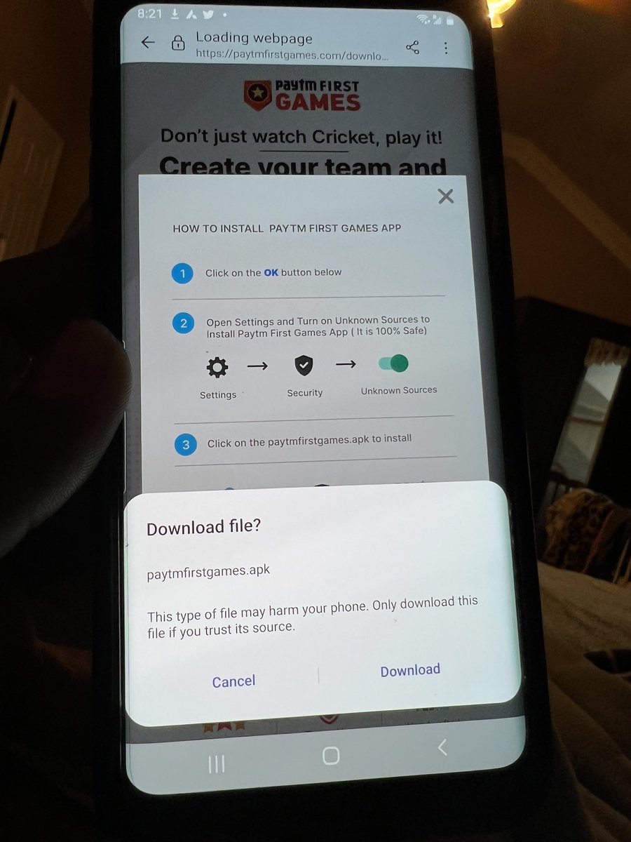 itsmymindspace's tweet photo. @PaytmCybercell emails are being sent masked as Paytm offers around cricket. They are urging users to download an app and make changes in the mobile settings.  The app is not hosted on the app store. This is a fraud. Would you please save people from getting enticed by the offer? https://t.co/FRerK8JJtj