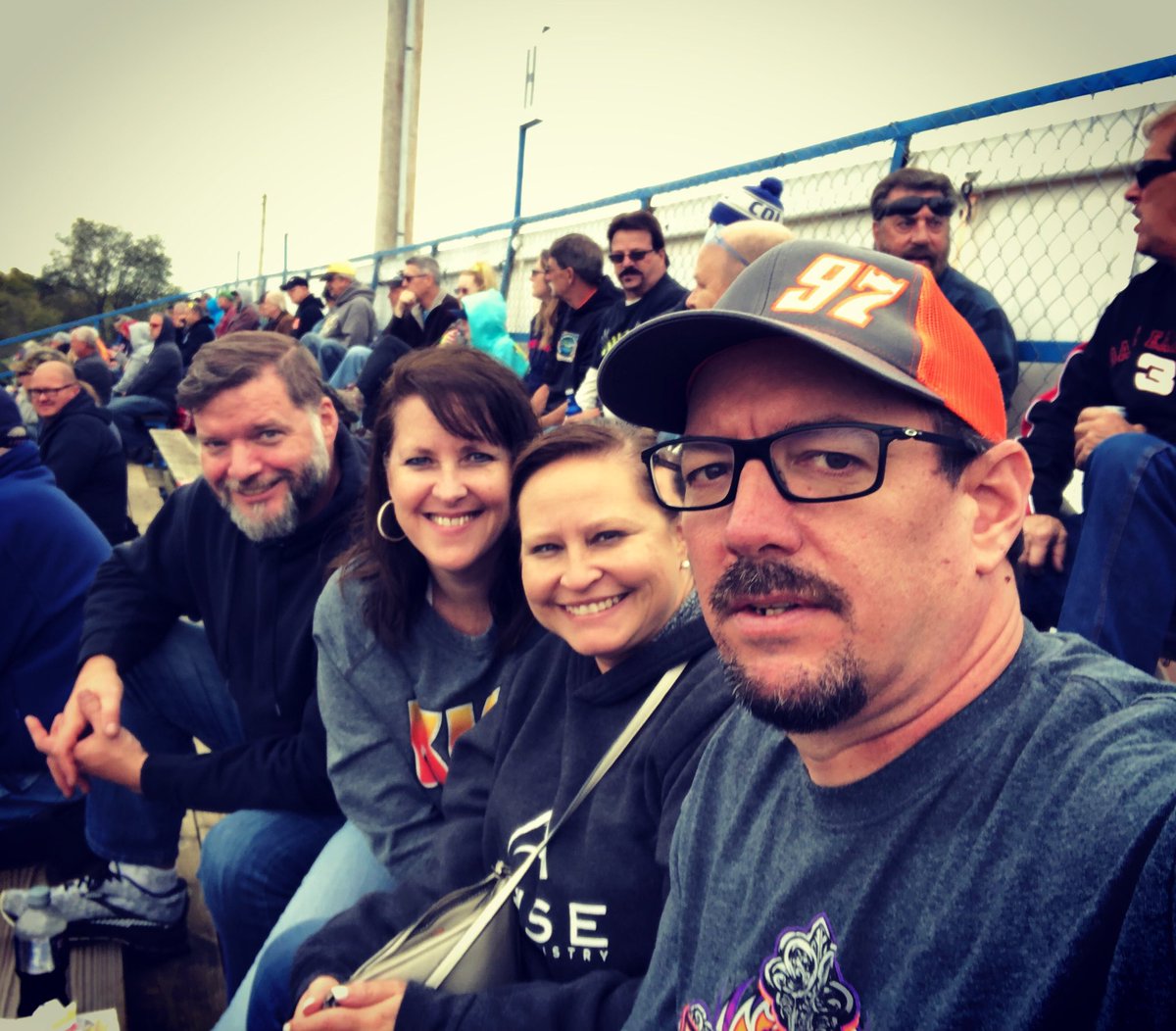 eaglephoto09's tweet photo. Impromptu date nights are the best nights! #fall50 #throwingdirt @FlorenceSpdwy https://t.co/pfyFaWGfuh