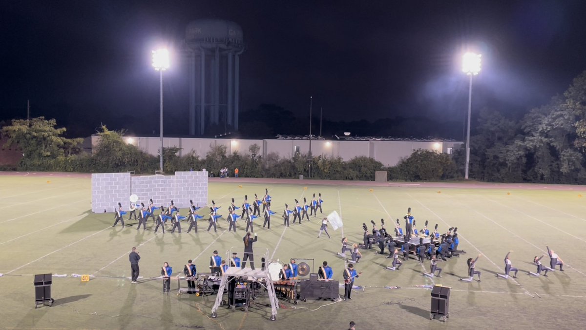 MalverneBand's tweet image. Some pictures from yesterday. Only one more performance of “Another Brick in the Wall” is left! Championships are one week from today. We can’t wait to perform in the carrier dome! #NYSFBC2021 #anotherbrickinthewall