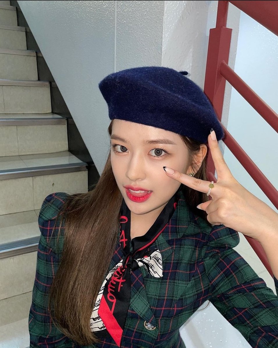 heejizming's tweet photo. 유진아 이게 얼마만이야 ㅠㅠㅠㅠ 드디어 지니가요 다시 볼수있으니 너무 좋아~ 우리 계속 만나자~ 🤗💙 https://t.co/2LYlN53fhy