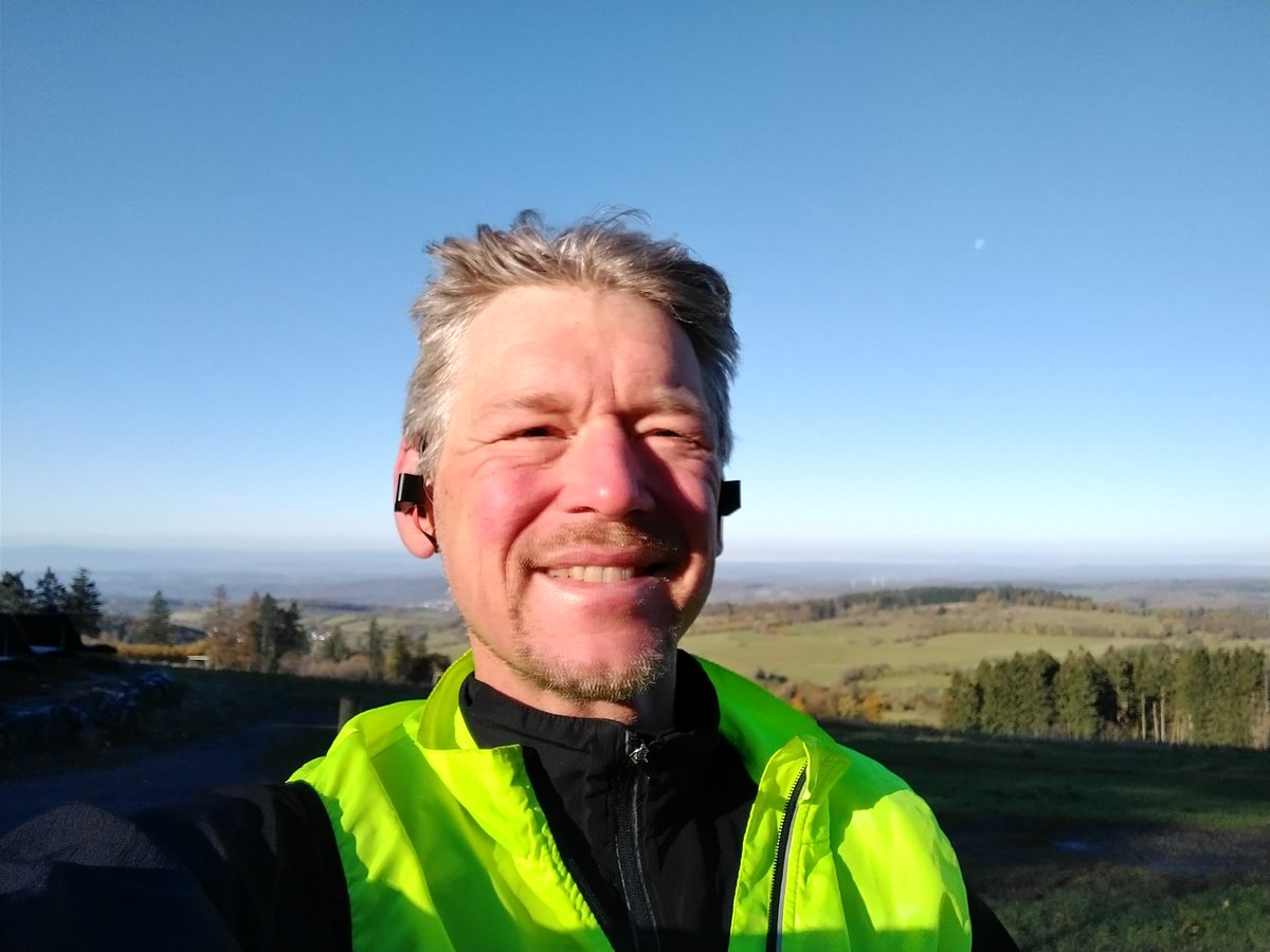 kainoeske's tweet photo. Cold sunny #fall morning #running views. #Ulrichstein up to the #Hoherodskopf.
Peace and bliss after what's my favorite running route.
#Foto #photography #photo #nature #autumn #foliage #Herbst #landscape #nature #Vogelsberg #Hessen #Germany https://t.co/6KjGHuMomD