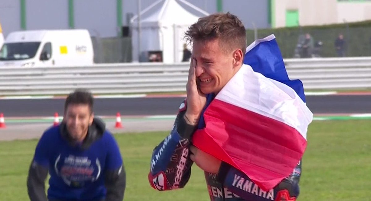 cestrosi's tweet photo. Merci @FabioQ20 pour ces émotions. Le premier Français champion du monde dans la catégorie reine @MotoGP. #IssaFabio https://t.co/nDVecE5Tnc