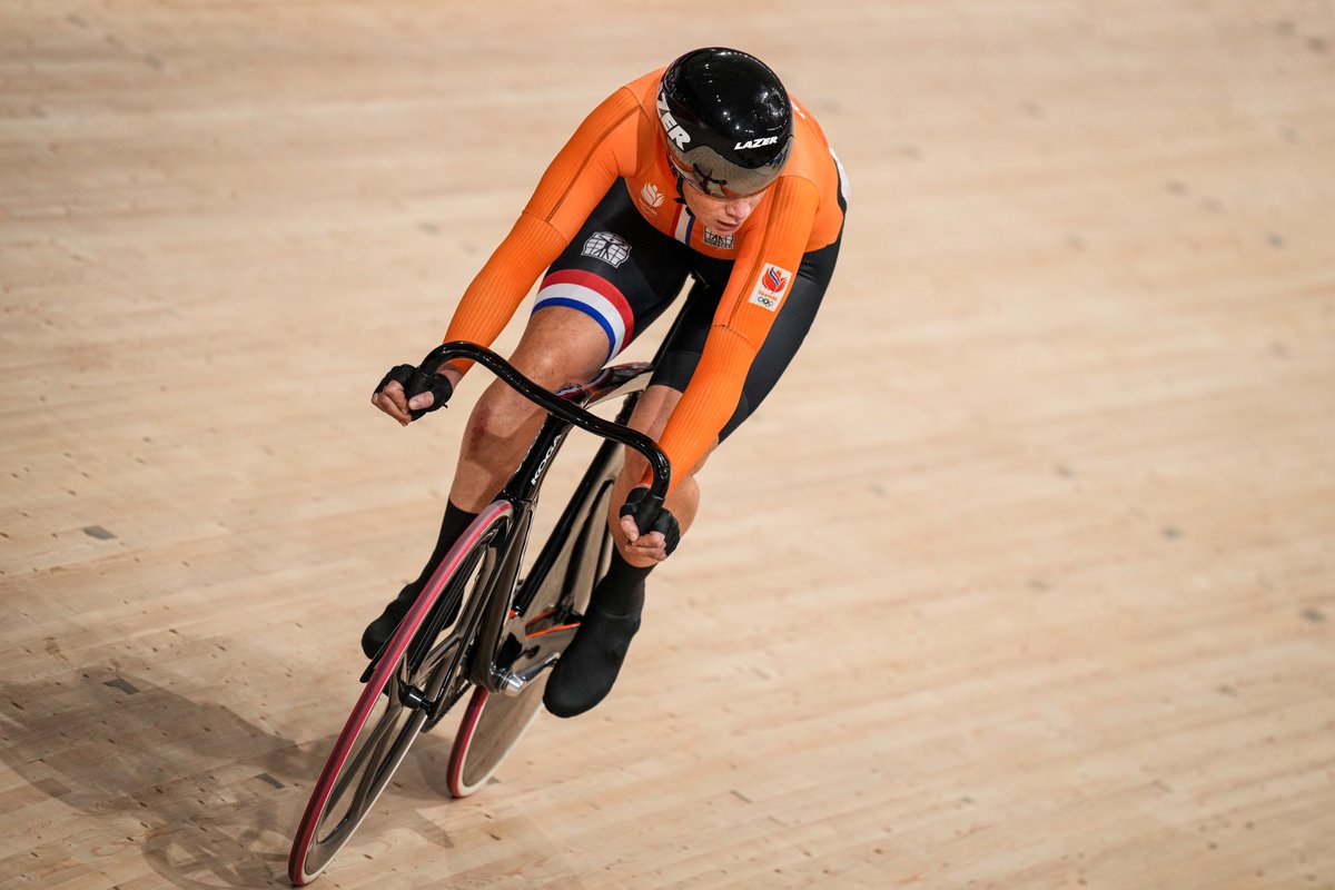 Hands up 🙋‍♀️ als je ook zo hebt genoten van <a href="/kirsten_wild/">Kirsten Wild</a> in oranje 🧡

#SamenSterker | <a href="/KNWU/">KNWU</a>