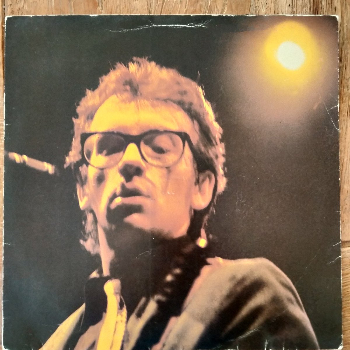 robert_swipe's tweet photo. OK, let's play #namethat45 - cheque book and pen and free Samp Swipeler to the 1st correct contestant. Oh, I just don't know where to begin...
#45rpm #45single #vinyl #vinyladdict #vinylrecords #newwave #Pop https://t.co/ybhx4YES9k