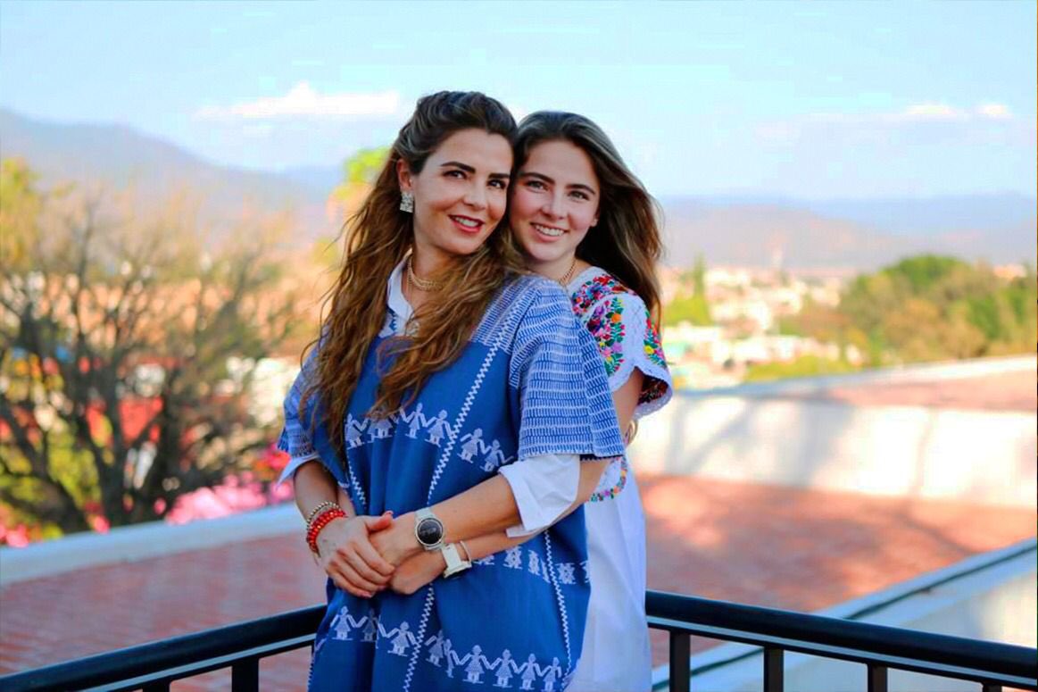 IvetteMurat's tweet photo. Felices 18, mi querida Alexa, le doy gracias a la vida por permitirme ser tu mamá; estoy muy orgullosa de ti. Te amo. https://t.co/WWmMduYhco