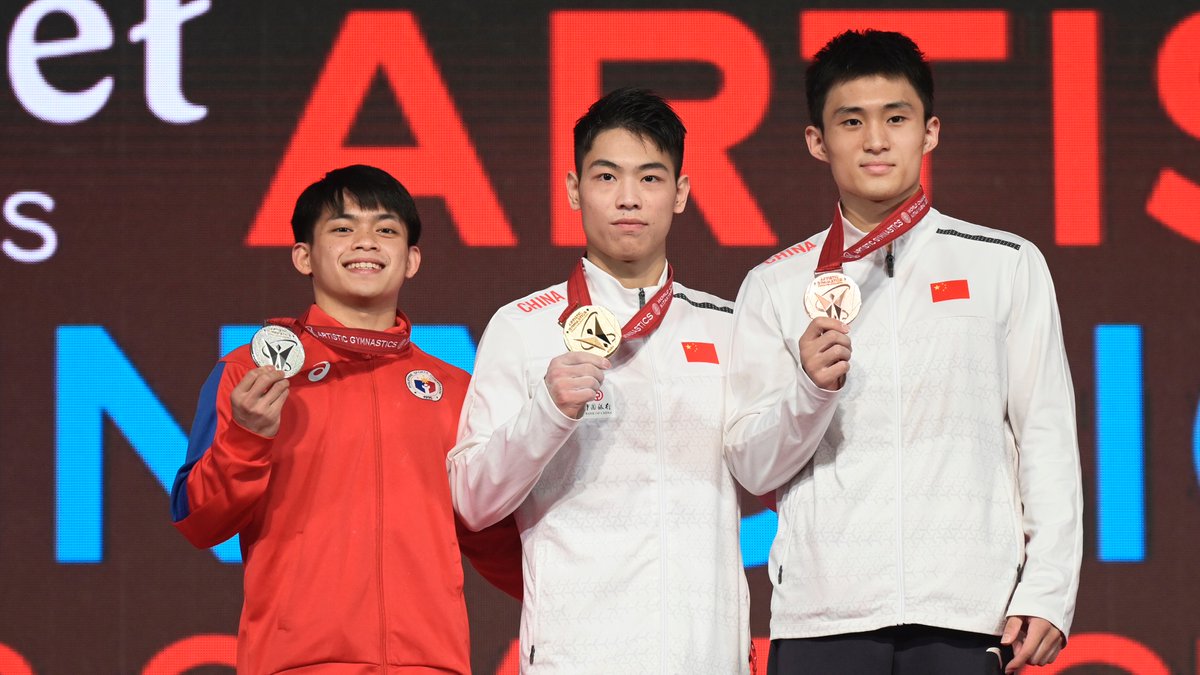 The #Kitakyushu2021 Parallel Bars podium 

🥇 Hu Xuwei 🇨🇳
🥈 Carlos Edriel Yulo 🇵🇭
🥉 Shi Cong 🇨🇳

#GWC2021 #Gymnastics