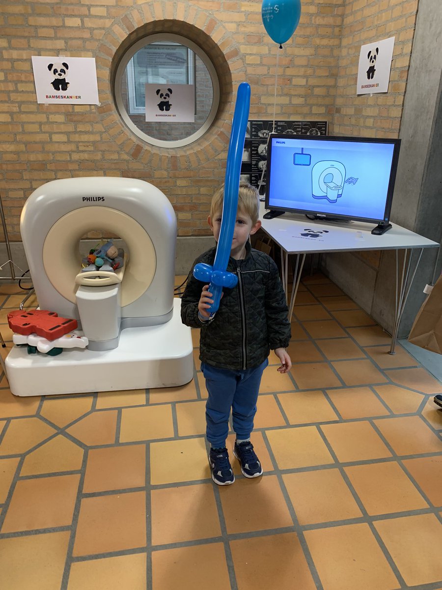 Tak til jer 500 medarbejdere og pårørende, som har gjort familiedagen på <a href="/NSRsygehuse/">NSRsygehuse</a> til en fantastisk og livsbekræftende oplevelse. Er sikker på at bamseskadestue, bamsescanner og bamsebedøvelse er godt for rekruttering til sundhedsvæsenet. <a href="/Heunicke/">Magnus Heunicke</a> <a href="/HeinoKnudsen/">Heino Knudsen</a> #sundpol
