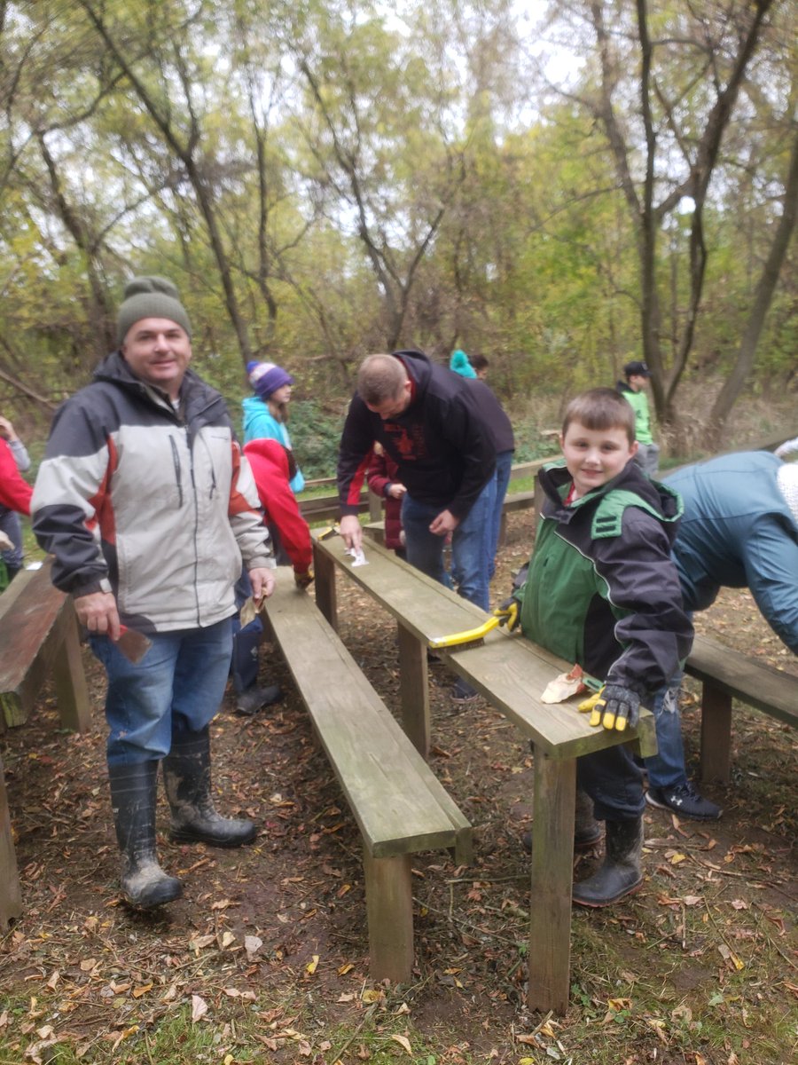 Mindysullivan44's tweet photo. Helping clean up the outdoor classroom at school! #MakeADifferenceDay https://t.co/95xlYS4XyH