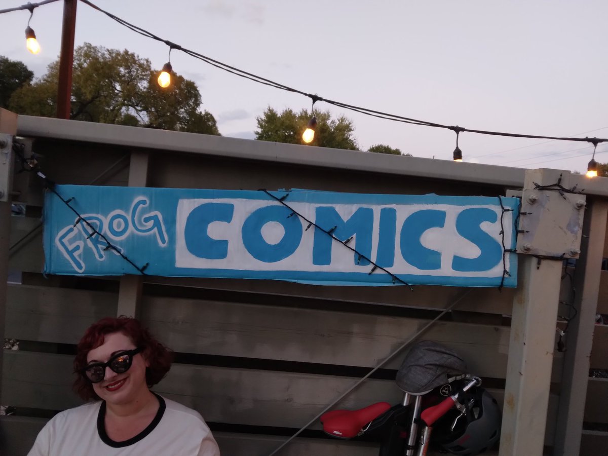 halloweenmancom's tweet photo. Last night at the #phantomfest showing of the #thelostboys Halloween Man Comics became Frog Comics. https://t.co/YcSsREbtJI
