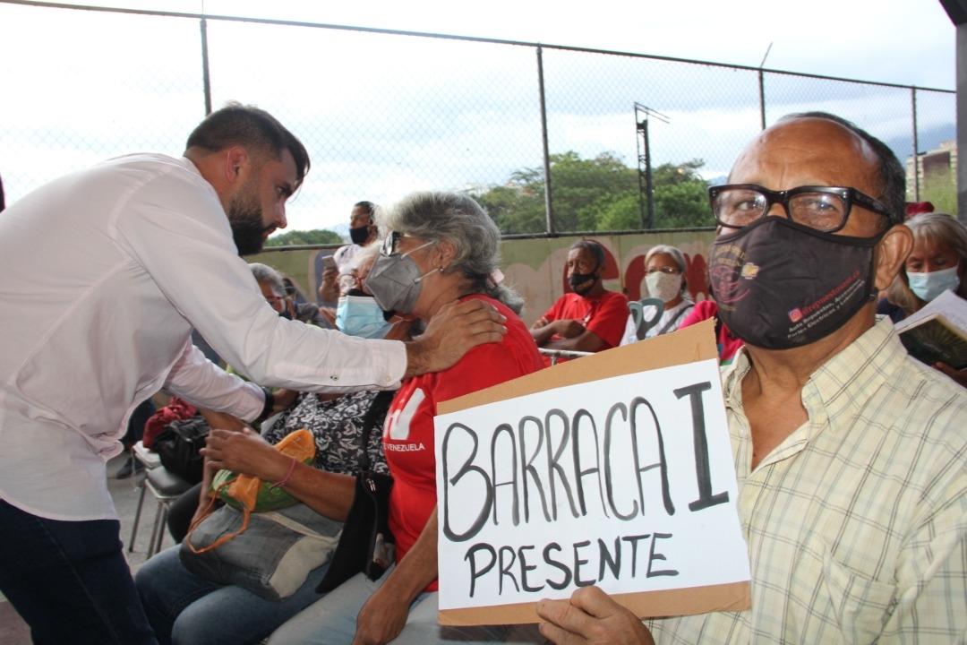 RafaelMaracay21's tweet photo. Tuvimos un extraordinario encuentro con las estructuras de la Parr. Madre María de San José, el ejercicio de verificación que acabamos de hacer es vital para lograr la Victoria del próximo  #21Nov Seguir trabajando sin descanso la clave es la organización 
#VenezuelaTieneConQue https://t.co/PXpFwYZ8mz
