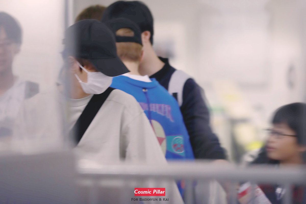 sbbbh61's tweet photo. Let me share this story abt Baekhyun again 🥲 *imisshimtooㅠ

A kid suddenly approached baek and ask is he baekhyun? bh looked surprised ans yes, after the kid asked can he shake hands with bh, bh allowed

Cr清纯美学 https://t.co/tGjtP5XDFa