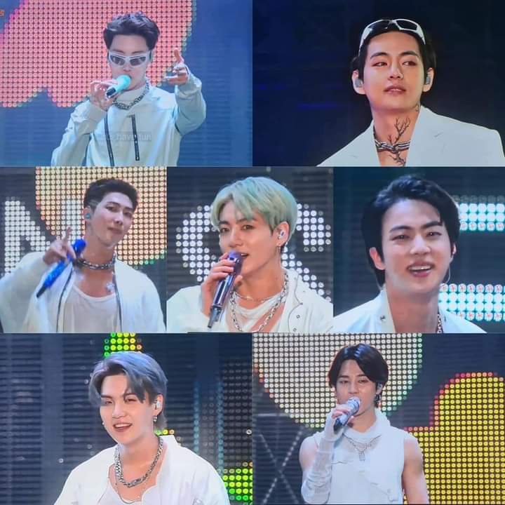 Sahoni89359225's tweet photo. Espectaculares mis amores💗
@BTS_twt #PTD_ON_STAGE_LA https://t.co/pnahyv7Rb1