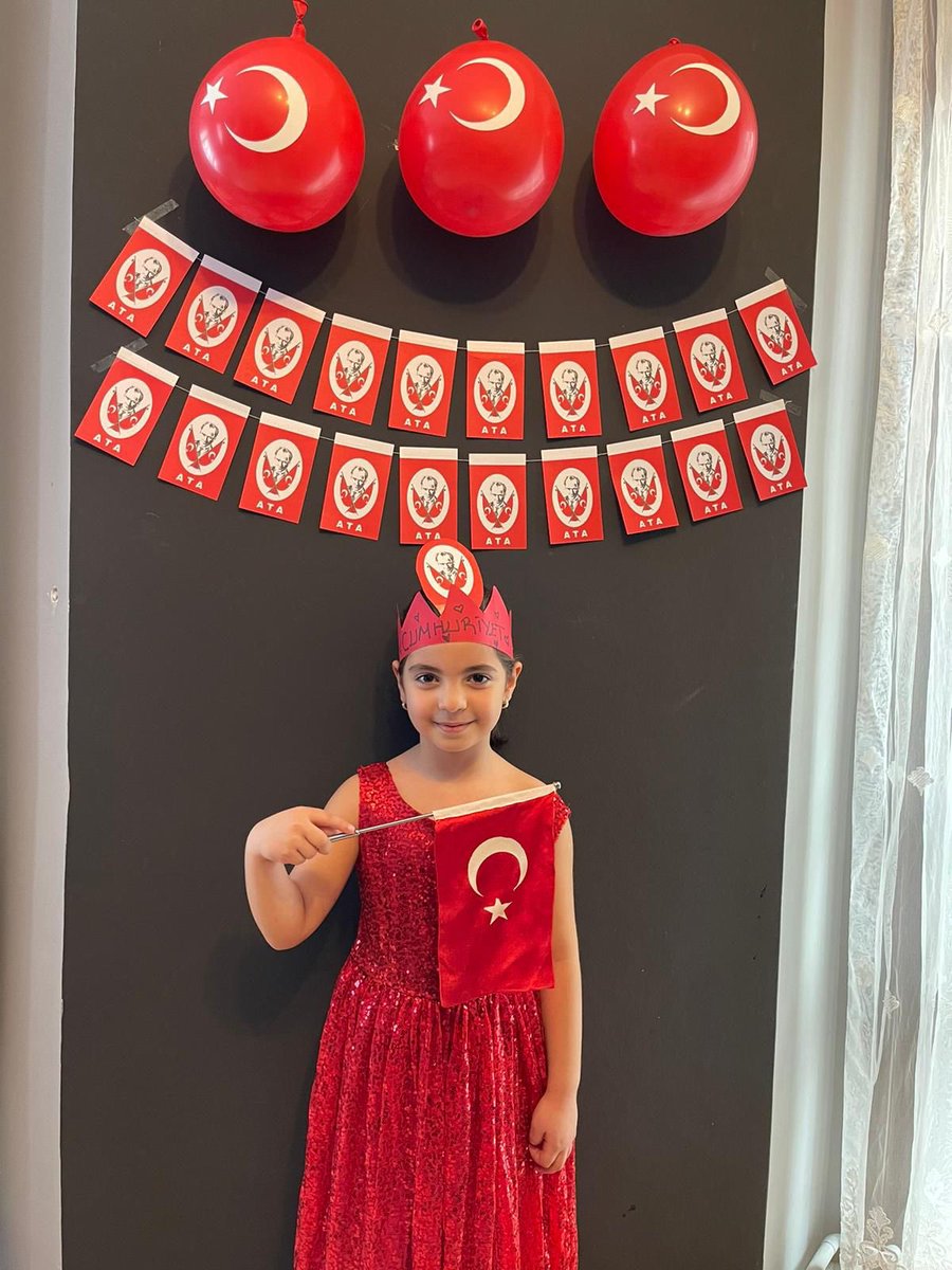 UOBalgat's tweet photo. U-Family Time etkinliğinde evlerimizde bayram coşkusu başladı 😍🇹🇷
#UFamilyTime
#UğurluOlmak
@nilcicek
@ardaergez
@barisszgn
@gamzeelifturkay
@Gulinsinan https://t.co/B9xhkdjgkZ