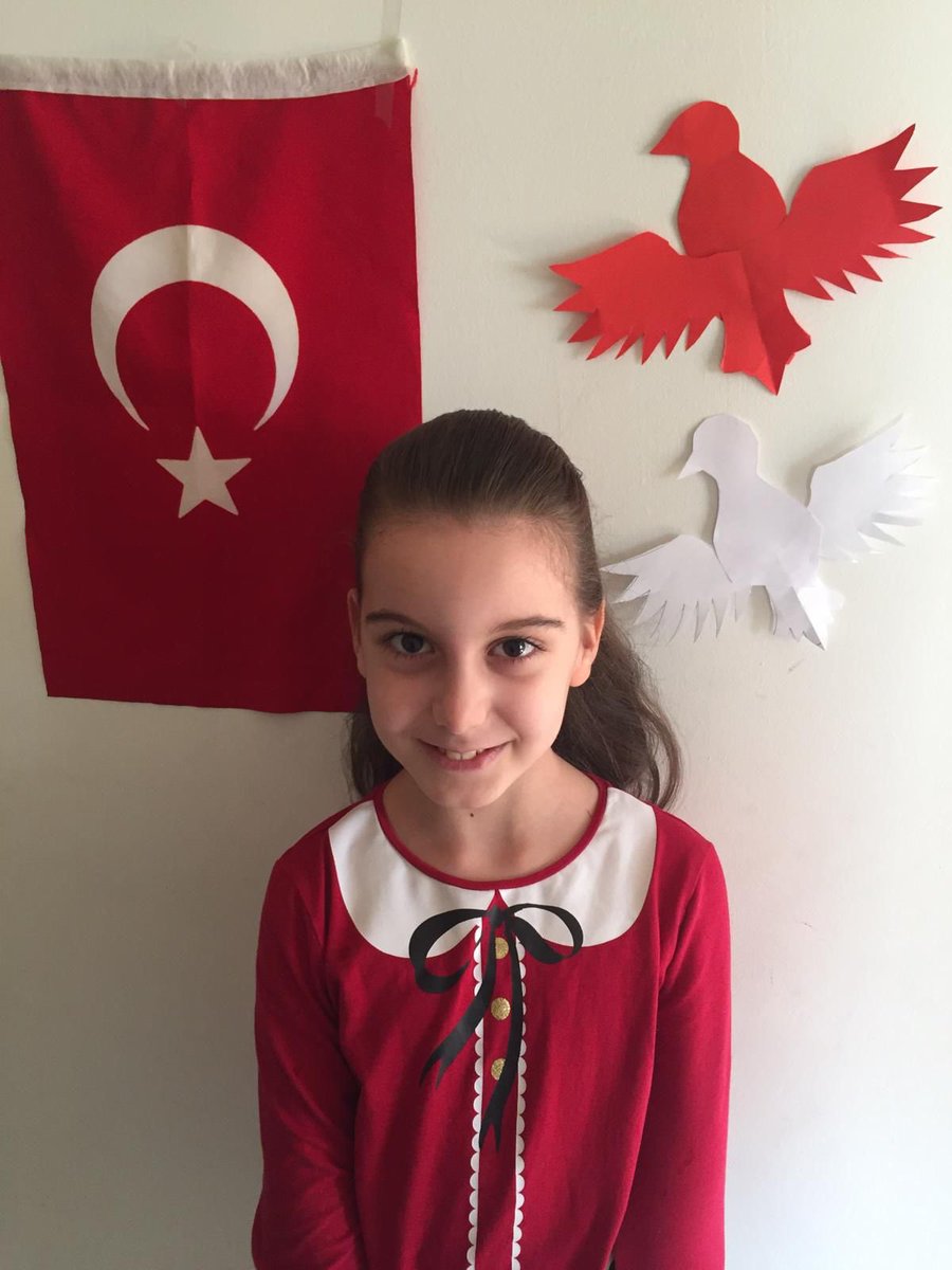 UOBalgat's tweet photo. U-Family Time etkinliğinde evlerimizde bayram coşkusu başladı 😍🇹🇷
#UFamilyTime
#UğurluOlmak
@nilcicek
@ardaergez
@barisszgn
@gamzeelifturkay
@Gulinsinan https://t.co/B9xhkdjgkZ