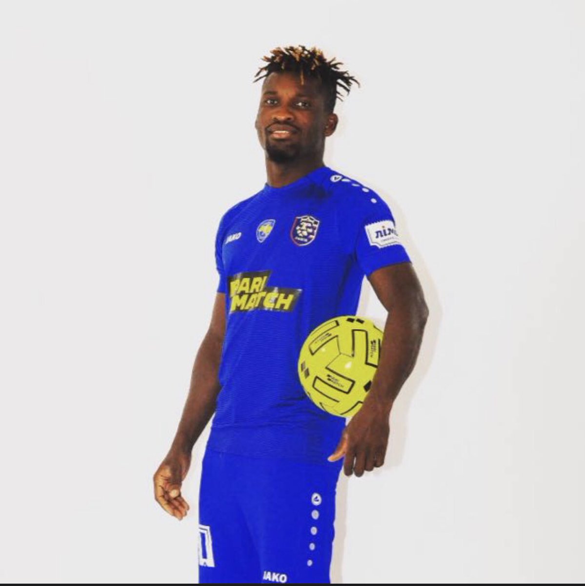 clifgee12's tweet photo. @WontumiSports @WontumiSports_ @WontumiSports Pls @Ernestnyarko121 From KORLE GONNO play in UKRAINE @fclviv2006 https://t.co/0Gs0nFGzMW