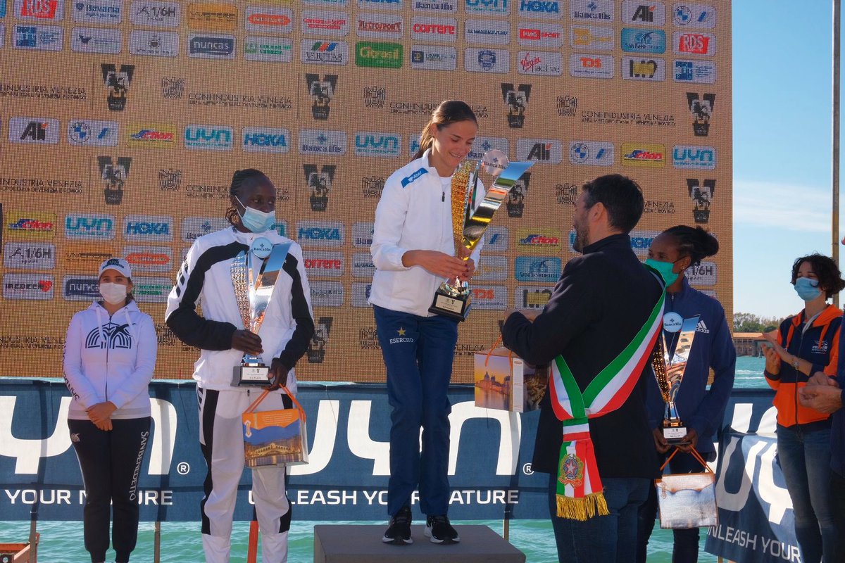 ConfindustriaVe's tweet photo. Oggi il grande ritorno dello #sport, con la 35^ Confindustria Venezia @Venicemarathon. Oltre 10mila atleti - dei quali 4mila alla 42 Km - hanno partecipato alla manifestazione
#runningvenice #venicemarathon
@comunevenezia @CMVenezia @veneziaunica @Venezia1600 https://t.co/gHhS06hUDV