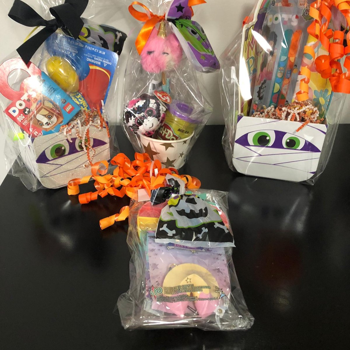 strita_council's tweet photo. It's a great day to canvas for pledges for our Dance-a-thon fundraiser @StRitaOCSB! All fundraisers will be entered in a draw to win one of these amazing prizes!! #schoolfundraiser #funprizes #schoolspirit https://t.co/n3qSzUW4je