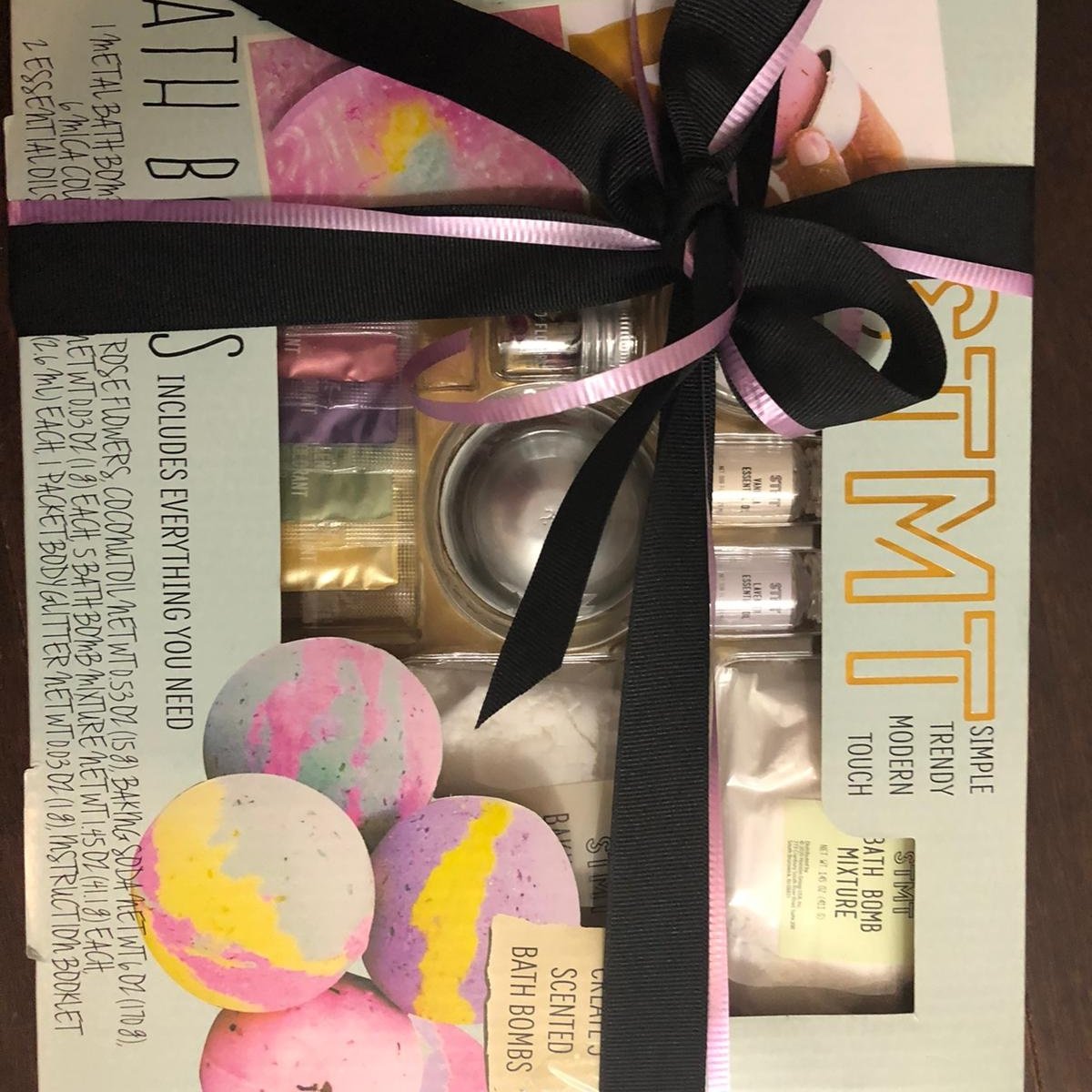 strita_council's tweet photo. It's a great day to canvas for pledges for our Dance-a-thon fundraiser @StRitaOCSB! All fundraisers will be entered in a draw to win one of these amazing prizes!! #schoolfundraiser #funprizes #schoolspirit https://t.co/n3qSzUW4je
