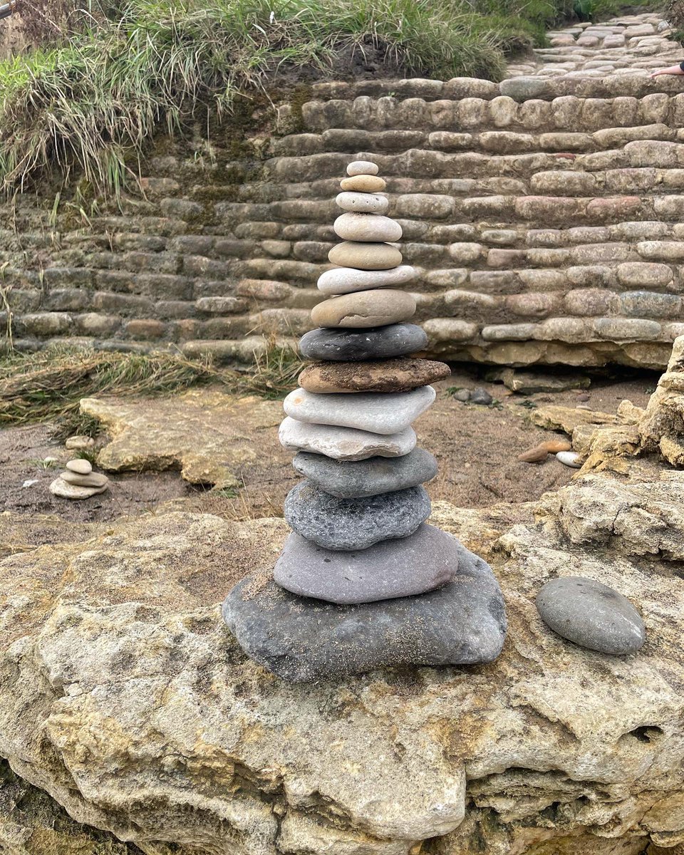 TerryCaygill's tweet photo. Sunday fun at the beach. #seahamglass #sunnyseaham https://t.co/yalUWsIB8K