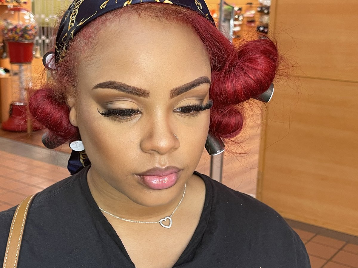 jaz_themua's tweet photo. Ladies don’t forget to book your appointment 🗣 #ghoe #ncat #uncg #ncat22 #ncat23 #ncat24 #atlmakeupartist #selftaughtmua #supportsmallbusiness #Blackbusiness https://t.co/F4LTUdPxSn