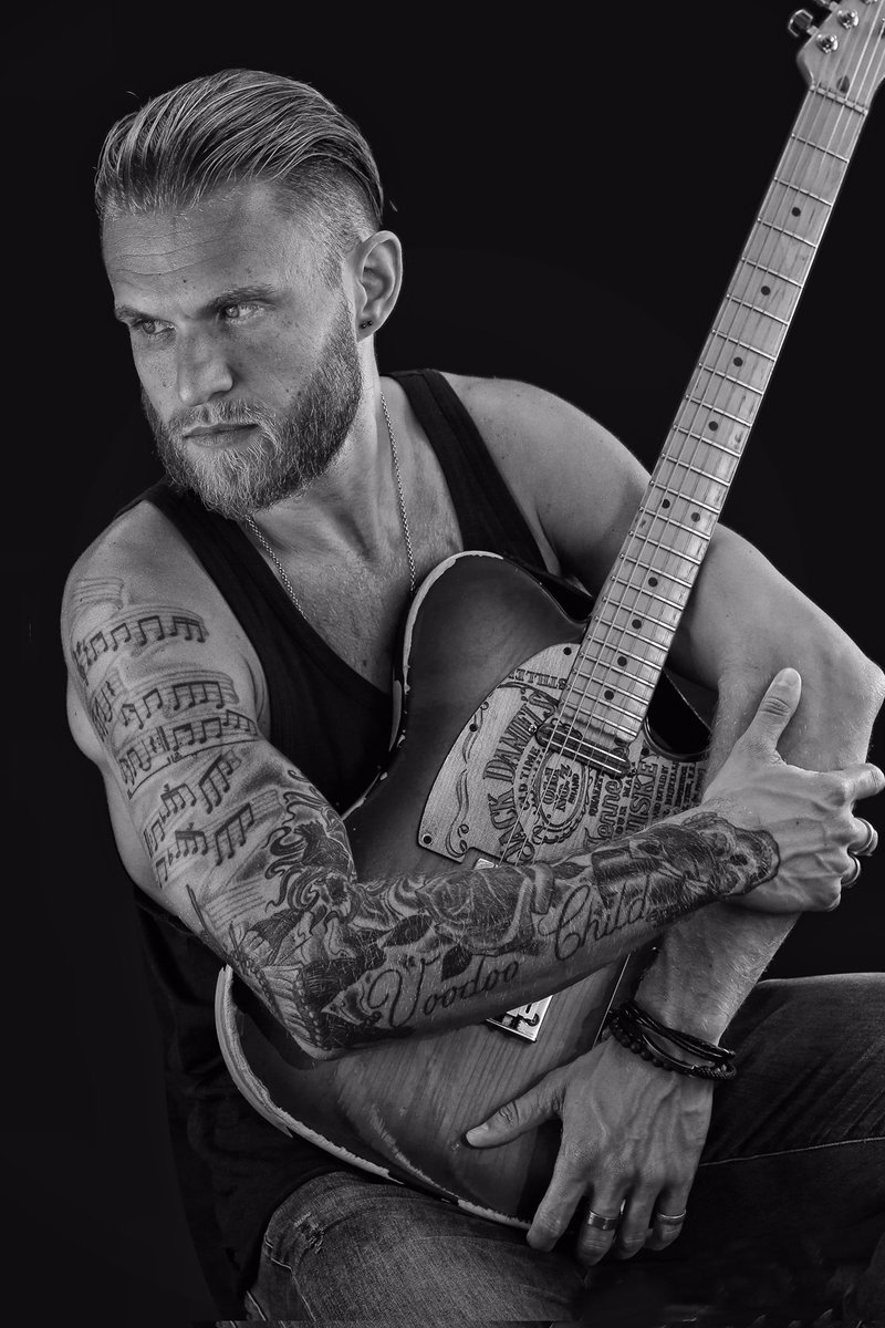 HalfmoonPutney's tweet photo. Every week we bring you the best #Americana, #country, #folk &amp; #blues from the UK and beyond. Next weeks listings below, tickets: https://t.co/FfHmzJ5dVr

Oct 26 Brad Henshaw
Nov 3 Ben Poole
Nov 4 Lauren Housley &amp; Robbie Cavanagh
Nov 8 Josh Smith &amp; Scott McKeon
Nov 11 Ezio https://t.co/XYV1uDsOMW